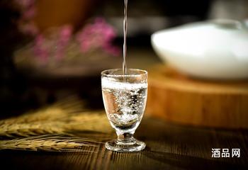 白酒代理费用价格表最新(白酒代理有多大利润) 白酒代理费用价格表最新(白酒代理有多大利润)