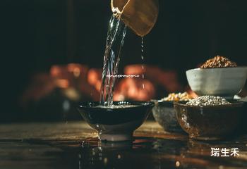 仿飞天茅台酒(仿飞天茅台酒什么价钱)