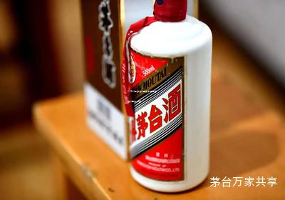 500ml茅台酒一吨多少瓶(茅台酒一吨多少箱)
