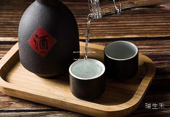 五粮液代理县级多少钱,拿一个五粮液总代理多少钱